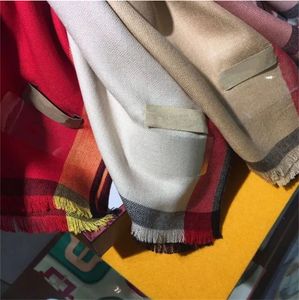 sciarpa 2023 regalo Nuovo modello classico di seta scozzese a strisce 100% cashmere Designer morbido quattro stagioni universale collo scialle con frange sciarpa lunga