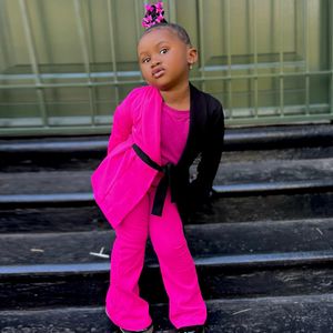 Mode Patchwork Barn Festkläder 2 delar Små flickor Kostym Set Shalw Lapel Barn Casual Smoking med Bälte (Blazer+byxor)