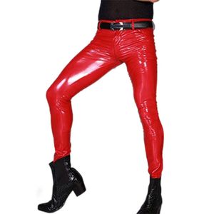 Herrbyxor Glänsande PVC-läder Casual Latex Mellan midja Skinny Mode Mångsidig Street Sexy Club Kläder S7XL 230707