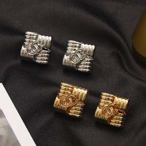 Designer de joias de luxo, latão, banhado a ouro, simples, brincos pequenos, elegantes, franceses, elegantes, brincos com letras