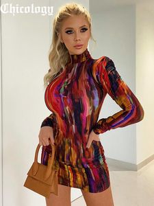 Miejskie seksowne sukienki Chicology Women Tie Dye Print Women Mini sukienka z długim rękawem Bodycon Sexy Streetwear ubrania imprezowe Y2K stroje 230707