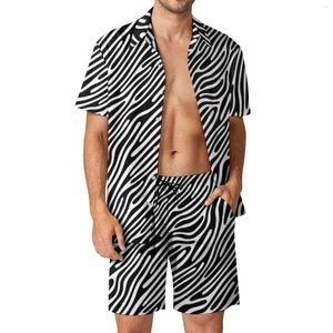 Мужские спортивные костюмы Zebra Strip Druck Мужчины устанавливают черно -белую повседневную рубашку, набор эстетических пляжных шорт летний графический костюм 2 одежды плюс плюс
