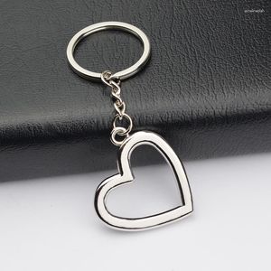 Keychains Simple Metal Hollow Love Heart Keychain Fashion Pendant Key Holder Cute Car Keyring For Women Valentines Day Souvenir Lover Gift