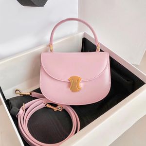 레이디 Celiny Saddle Mini Hot Clutch Half Moon Bag Mens 디자이너 Besace Triomphe Luxurys Crossbodys Tote Croissant 핸드 백 Womens Strap Black Messenger Bag