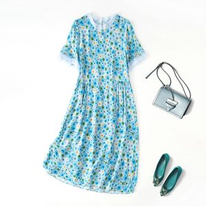 2023 Summer Blue Polka Dot Print Paneled Silk Klänning Kortärmad Rundhals Knälång Fritidsklänningar C3Q04 Plus Size XXL 5087