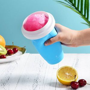 Glassverktyg Frozen Squeeze Slushy Cup Maker Magic Instant Slushie Ice Smoothie Cream Pussy Hail Glashink Flaska Manuell skakning 230707