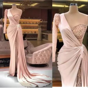 Blush Pink Arabic Prom Dresses Mermaid One Shoulder Illusion Lace Appliques Crystal Beading Side Split Formal Evening Gown Party Dress With Long Sleeve