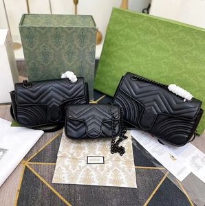 Kvinnor Luxur Designer Väska axelväskor Handväska Handväskor Klassisk läderhjärtstil Guldkedjan Tote Messenger