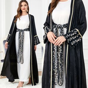 Großhandel Naher Osten Kleidung Arabisch Dubai Frauen 2-teiliges Abaya-Set Innenkleid für Muslime