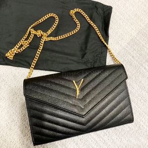 حقيبة مصممة للمرأة 8A حقيبة الكتف الحقيبة أسود مستوردة من العجل الكبرى أكياس التسوق Crossbody Womens حقيبة يمكن أن يقترن مع مربع هدايا قابلة للطي حقيبة اليد