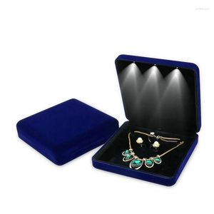Smyckespåsar 18x18x4,4 cm LED-ljusjärn Smyckesetask Display Örhänge Halsband Presentförvaringsfodral med flanellfinish Anpassad logotyp