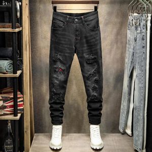 Erkek kot caddesi moda erkekler retro siyah gri elastik streç ince yırtık kırmızı ekose yamalı tasarımcı hip hop pantolon hombre
