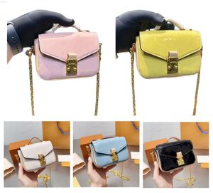 Micro Metis سلسلة الكتف مصمم حقيبة Womens Mini Handbag Clasp Crossbody Monograms Monograms Empreinte Messenger Leather Pochette Patent Patent Walle