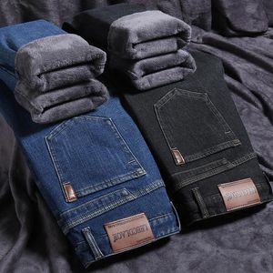 Calças de brim de inverno dos homens novos quentes fino ajuste jeans macacão de negócios engrossar calças jeans marca velo estiramento em linha reta calças casuais masculino