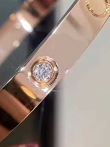 Butikowy butikowy internetowy celebrytka moda 18K Rose Gold Bransoletka dla mężczyzn i kobiet w 3d twarda śruba solidna walentynki jako prezent dla dziewczyny