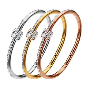 Diamantes Chave de fenda Carti Carta Amor Pulseiras Casal Romântico Na moda Moderno Clássico Bangles Iced Out Cor Metal Luxo Tiktok G3344