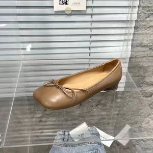 Designer-Damen-Kleiderschuhe, modischer Stil, schwarze Ballett-Flachabsätze, quadratische Zehen, breite Sohle, bequeme Fahrschuhe, faule Damen-Einzelschuhe