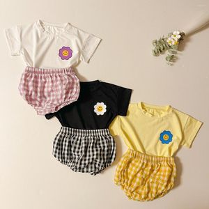 Giyim Setleri Bebek Yaz Giysileri Seti Kısa kollu T-Shirt Ekose Şort Koreli Çocuklar Toddler Kıyafet 2023 Bebek Kız İki Parçalı Romper