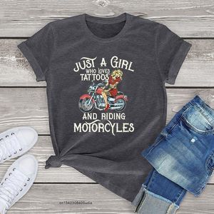 Blazers Femmes Biker Coton T-shirts Fille Juste une fille qui aime les tatouages et les motos Haruku Femmes Chemise Kawaii Mode Tee Tops