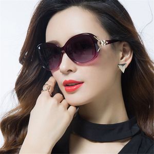 Occhiali da sole Ladies Anti-Ultraviolet Jade Crystal Texture Occhiali da sole Gradient Black Occhiali da sole da esterno Oculos Sol Feminino 2022
