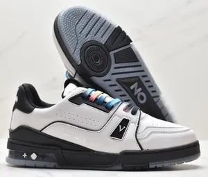 Lüks V Marka Ayakkabı Ayakkabı Retro Erkekler Deri Dikken Moda 3D Baskı Eğitmeni Spor B22 Günlük Sporları Küçük Beyaz Ayakkabı