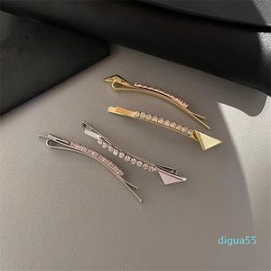 Diamant Hårklämmor Designers Metall Kvinnor Tjej Bokstav Guld Silver Spännband Mode Håraccessoarer 2 färger