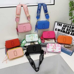 Loja Bolsa Varejo Atacado Bolsa Feminina 2023 Nova Câmera Crossbody Pequeno Quadrado Ombro Largo Versátil Moda Mensageiro