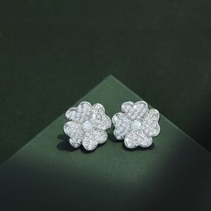 2023 Nya Micro Inlaid Zircon Flower Stud Örhängen Dam Romantic Heart 3A Zircon s925 Silver Örhängen Charmiga Kvinnliga High End örhängen Bröllopsfest Smycken Presenter