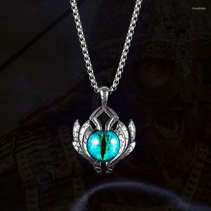 Hänge Halsband Japan Korea Gothic Retro Devil's Eye Man Halsband Trendiga män Street Hip-hop rostfritt stål tröja kedja för pojkvän