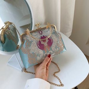 Evening Bags Chinese Embroidery Cheongsam Bag Women s Suit Elegant Retro Handbag Antique Small Trend 230710