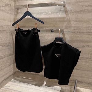 designer women sets girl dress suits 2pcs Chest geometric logo sleeveless vest and solid color short skirt Multiple product