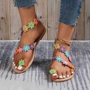 Sandaler Sommar Dam Sandaler Sweet Boho Pearl Dekoration Läder Flats Plus Beach Sand Holiday Skor Zapatos 230417