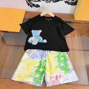 T-Shirts Çocuk Seti Takım Elbise Kız Kızlar Çocuklar Kısa Kollu T-Shirt Çocuk Tasarımcı Kara Sporları Mektup Tiger Çiçek Ormanı Pamuk Beyaz