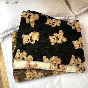 Blankets Cute Bear Pattern double Layer Lamb Wool Blanket Autumn Winter Thick Soft Warm Polar Fleece Blankets For Nap Sofa Chair Blanket T230710