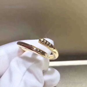 Designer Love Ring Lyx Smycken Nagelringar För Kvinnor Män Guldpläterade Process Mode Accessoarer Aldrig Fade
