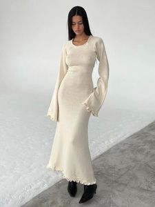 Sukienki na co dzień Sexy Backless wąski sweter sukienka kobiety eleganckie rozkloszowane rękawy Mullet dzianina kobieta Khaki miękkie Vintage zimowe stroje