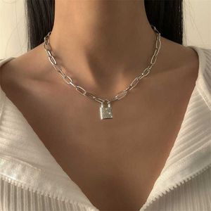 Pendant Necklaces Shixin Punk Simple Lock Pendants Necklace for Women Trendy Padlock Crystal 2023 Fashion Neck Chains Jewelry 230613