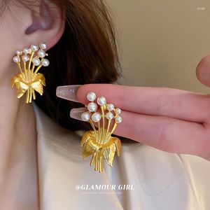 Stud Earrings South Korea Light Bouquet Of Pearl Fashion Luxury Metal Studs Wind Middle Temperament Female Personality