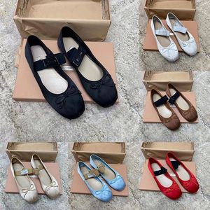 Miu ballerine da donna scarpe da barca designer brand bow flat Mary Jane comode retrò bianco e nero rosa grigio rosso marrone tempo libero all'aperto.