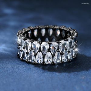 Fedi nuziali Fascino femminile di lusso Anello di cristallo bianco Colore nero per le donne Gioielli di fidanzamento con pietra goccia d'acqua