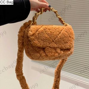 CC Bag FW Lambwool Flap Quilted Designer Bags Damen Classic Diamond Metal Handle Totes Woolen Fur Shoulder Strap Crossbody Wallets Large Capacity Handbags 23x16CM