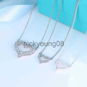 Pendant Necklaces Love Heart Shaped Diamond Pendant Necklace S925 Sterling Silver Love Necklace Light Luxury Niche Design Necklace Valentines Day Birthday Gift G2