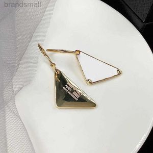 Stud 2022 New Triangle Earrings for Women Luxury Designer Fashion Ear Buds Gifts المجوهرات