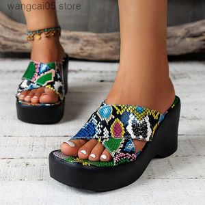 Hausschuhe Frauen Plattform Hausschuhe Sommer Sandalen Strand Schuhe 2023 Neue Designer Serpentine Wedges Flip-Flops High Heels Schuhe Pumps Slides T230711