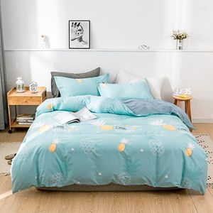 Set di biancheria da letto 2023 Lenzuolo a quattro pezzi in cotone a fiocco lungo Motivo a stella e luna Modelli di lusso leggeri chiari Blu denim