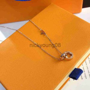 Pendant Necklaces Couple Pendant Necklaces Charm Designer Round Gold Necklace for Women Gift Popular Fashion Brand Beautiful Good Nice x0711