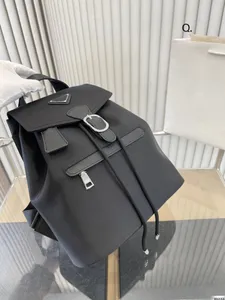 Plecak szkolny dla kobiet P Designer o dużej pojemności Nylonowy plecak Moda Duża pojemność Nylonowa codzienna kolokacja osobowość Unisex Student Travel backpack