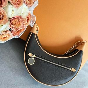 5A najwyższej jakości pętla M81098 Half Moon Clutch Bag Luxurys Men orygine skórzana wytłoczona torba crossbody makijaż torby na ramię