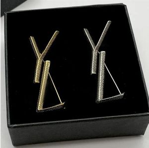 Alfinetes de estilo de marca de luxo com letras broches femininos broche de fivela de capa de ouro para festa de casamento acessórios 2307112BF