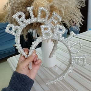 その他のお祝いパーティー用品 パールクラウンになる花嫁 ヘッドバンド バッハ バチェロレッテ編 ブライダルシャワー 結婚式 婚約 リハーサル ディナー